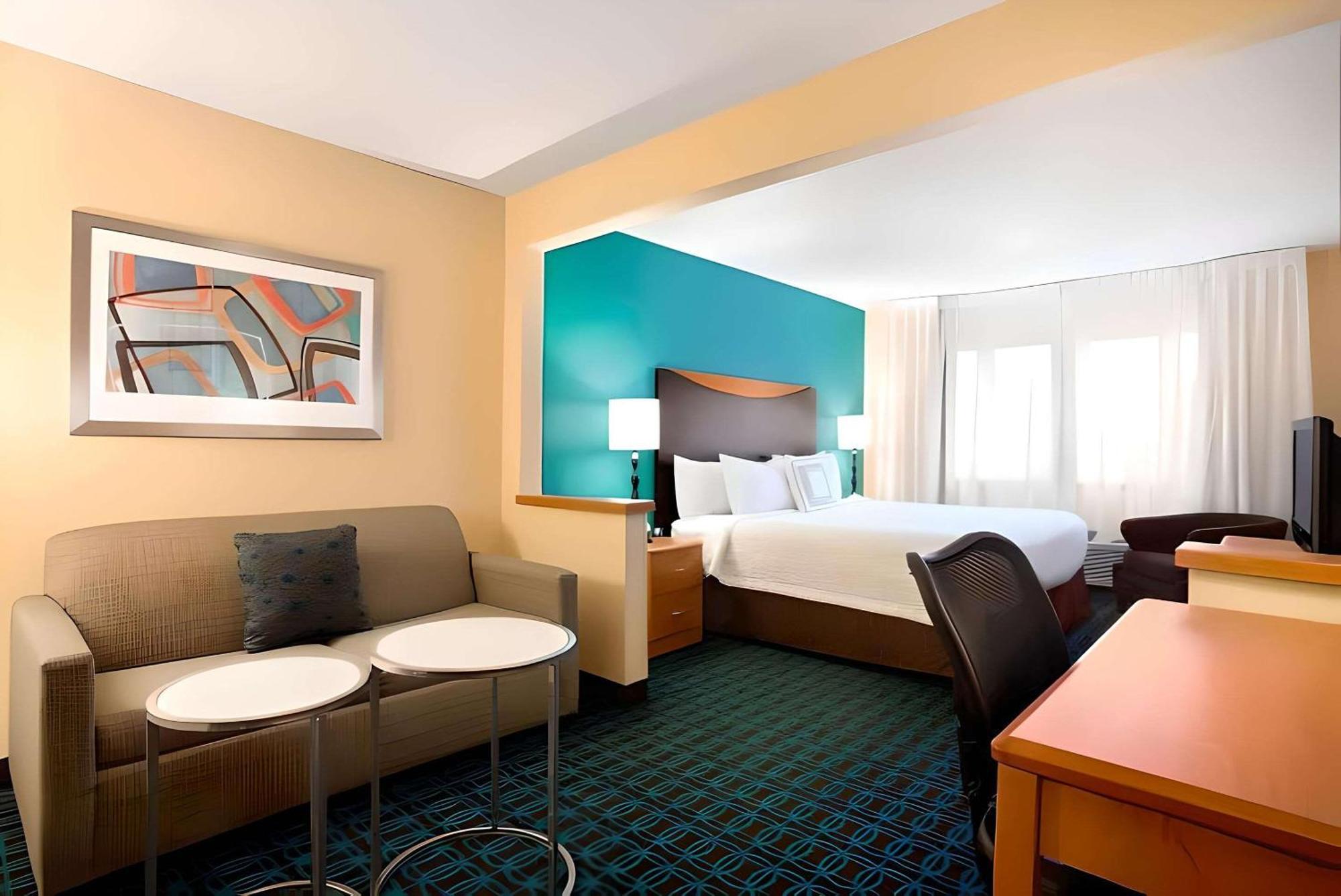 Dubuque Inn & Suites Esterno foto