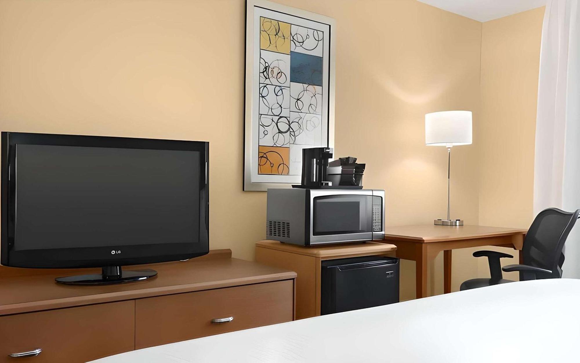 Dubuque Inn & Suites Esterno foto