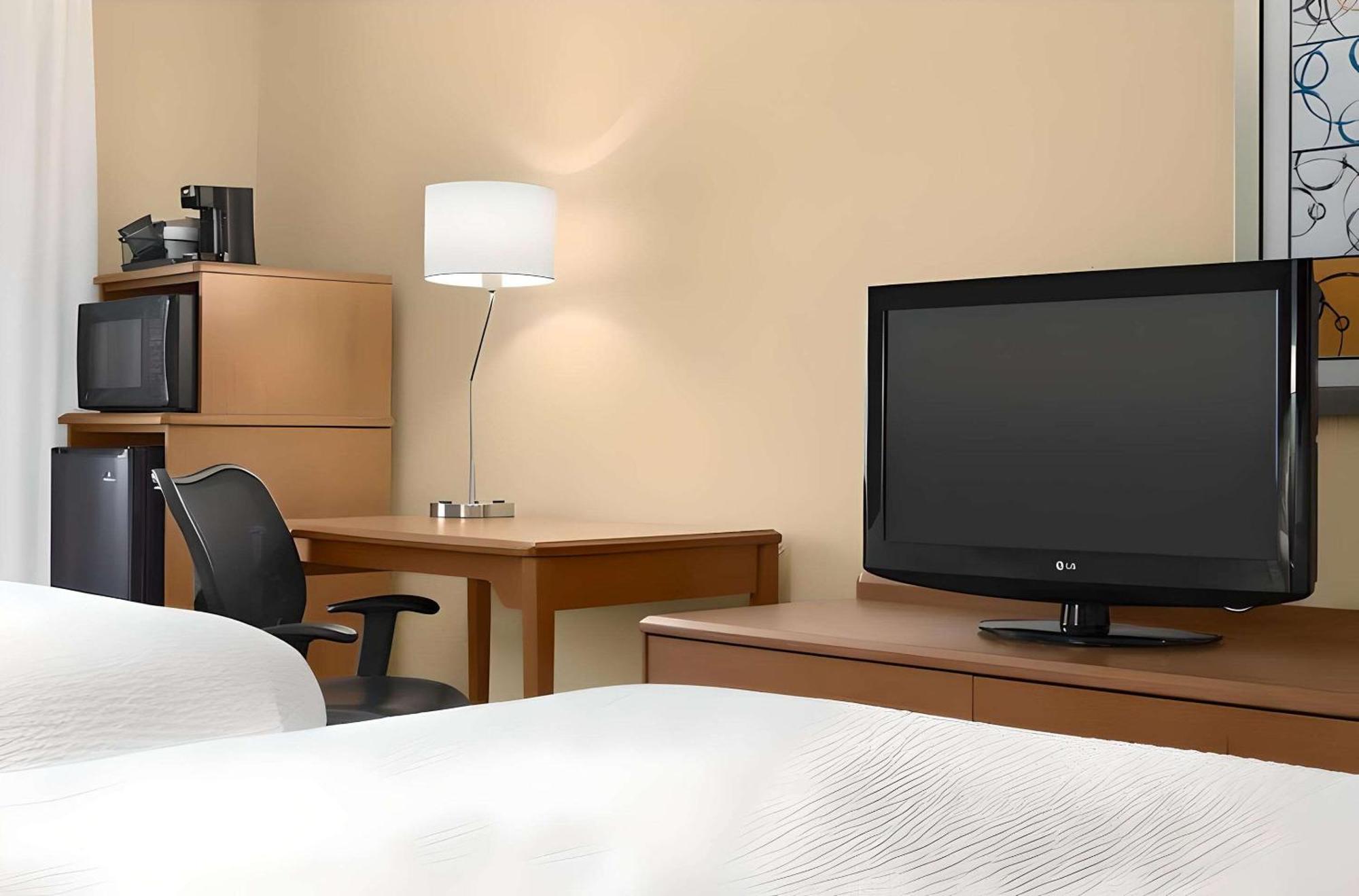 Dubuque Inn & Suites Esterno foto