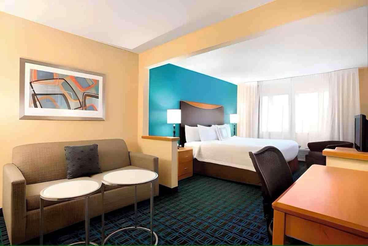 Dubuque Inn & Suites Esterno foto