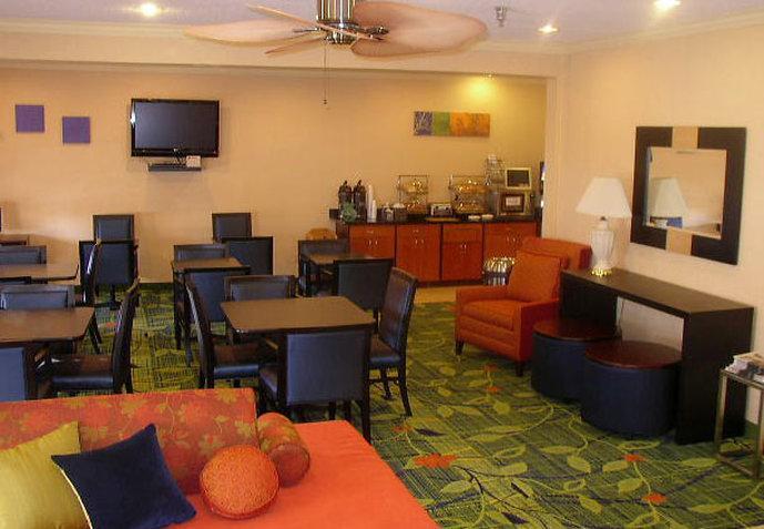 Dubuque Inn & Suites Esterno foto
