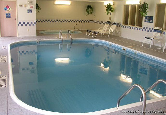 Dubuque Inn & Suites Esterno foto