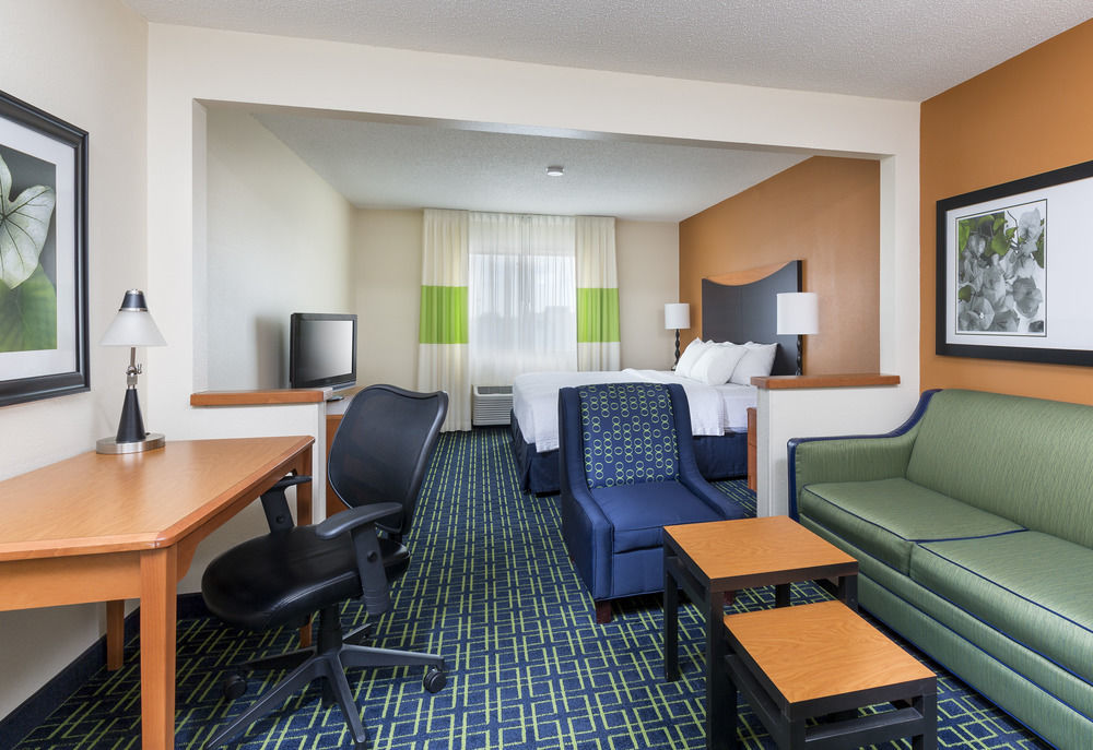 Dubuque Inn & Suites Esterno foto