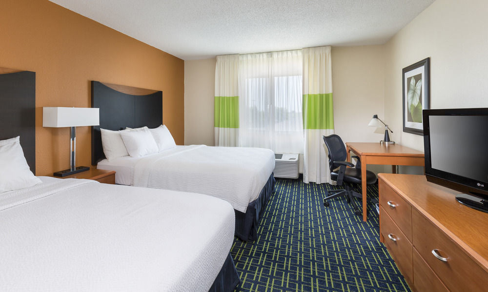Dubuque Inn & Suites Esterno foto